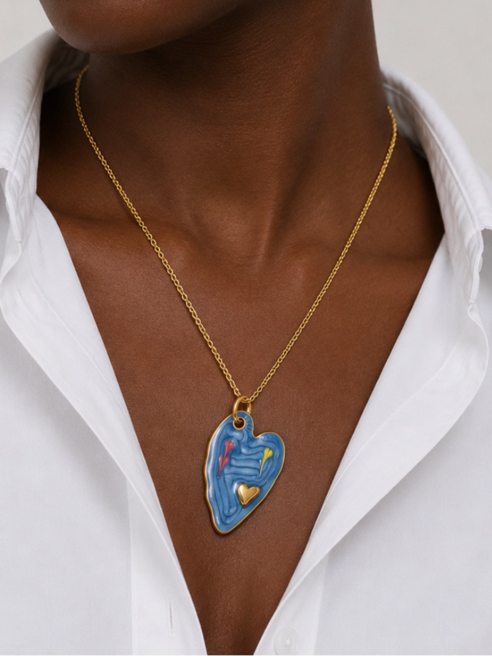 New! Lucy Blue Heart Gold Chain Necklace NWOT 5014